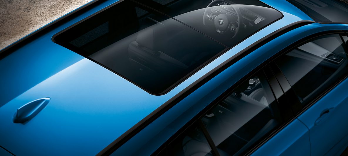 Panorama-Glasdach BMW 2er Gran Tourer F46 Facelift 2018 Estoril Blau metallic Vogelperspektive